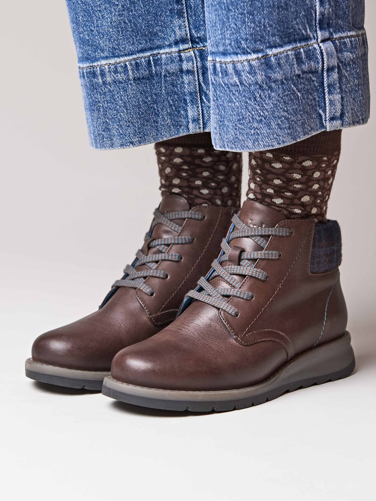 Brown zip up dual-fit ankle boot - LYDD CHOCOLATE WAXY