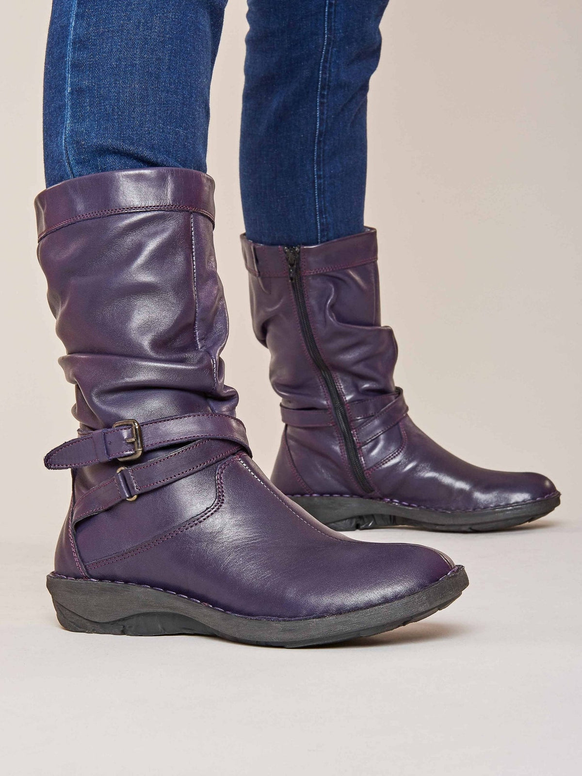 Purple slouchy mid-length leather boots - TEACAKE DEEP VIOLET