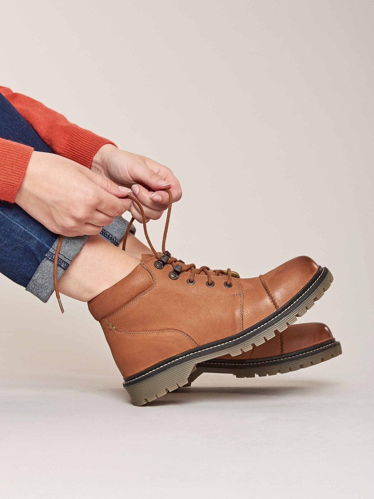 Brown ladies' hiker-style ankle boots - HARTE 2 TAN
