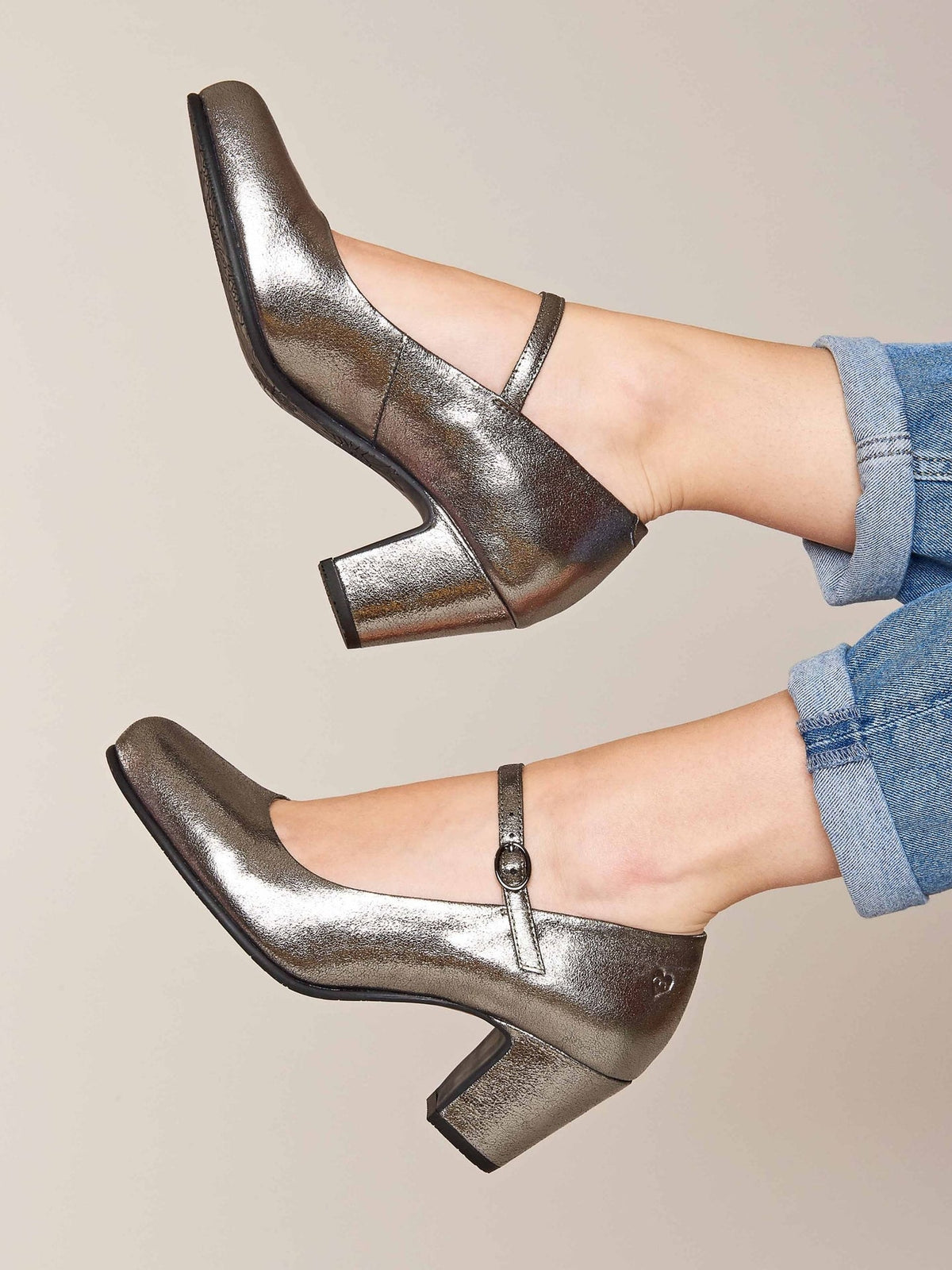 Metallic / Grey women's metallic block heel court shoe - GOLDIN PEWTER