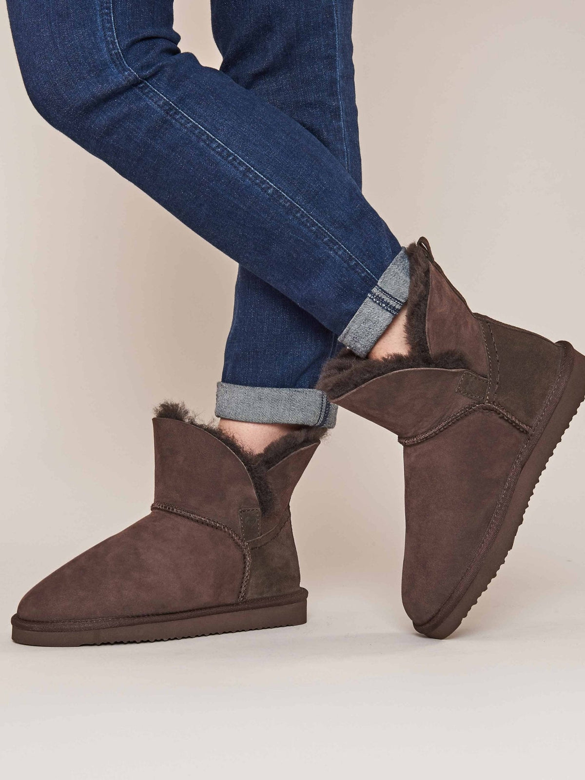Brown Ladies' sheepskin bootie slippers - WATTLE CHOCOLATE