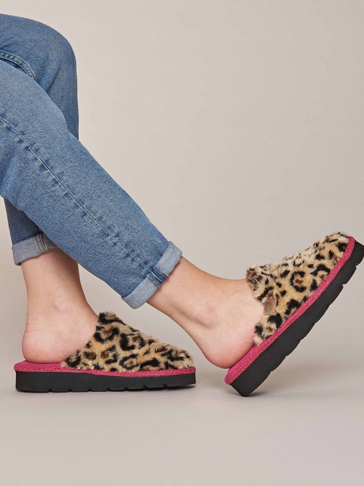 Pink leopard print fluffy mule slippers - SNOW LEOPARD FUCHSIA