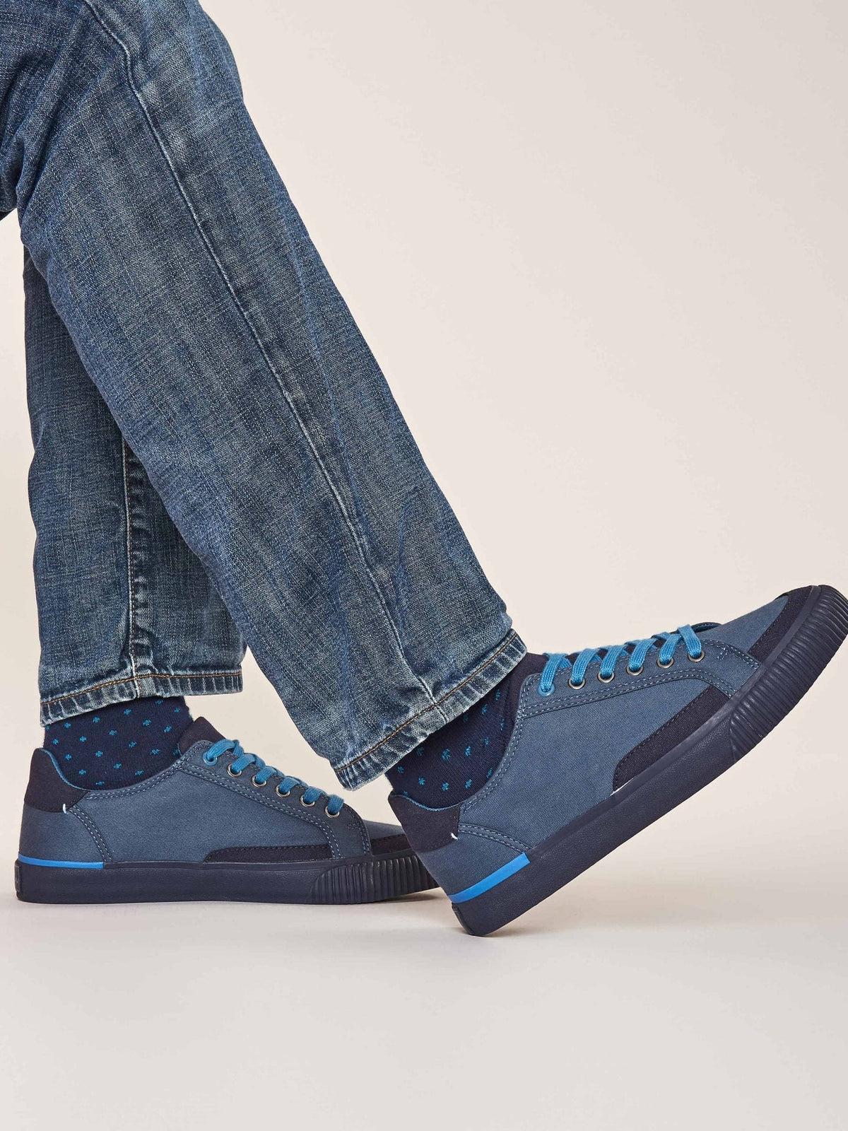 Blue men's cotton canvas trainers - DAUB AEGEAN BLUE