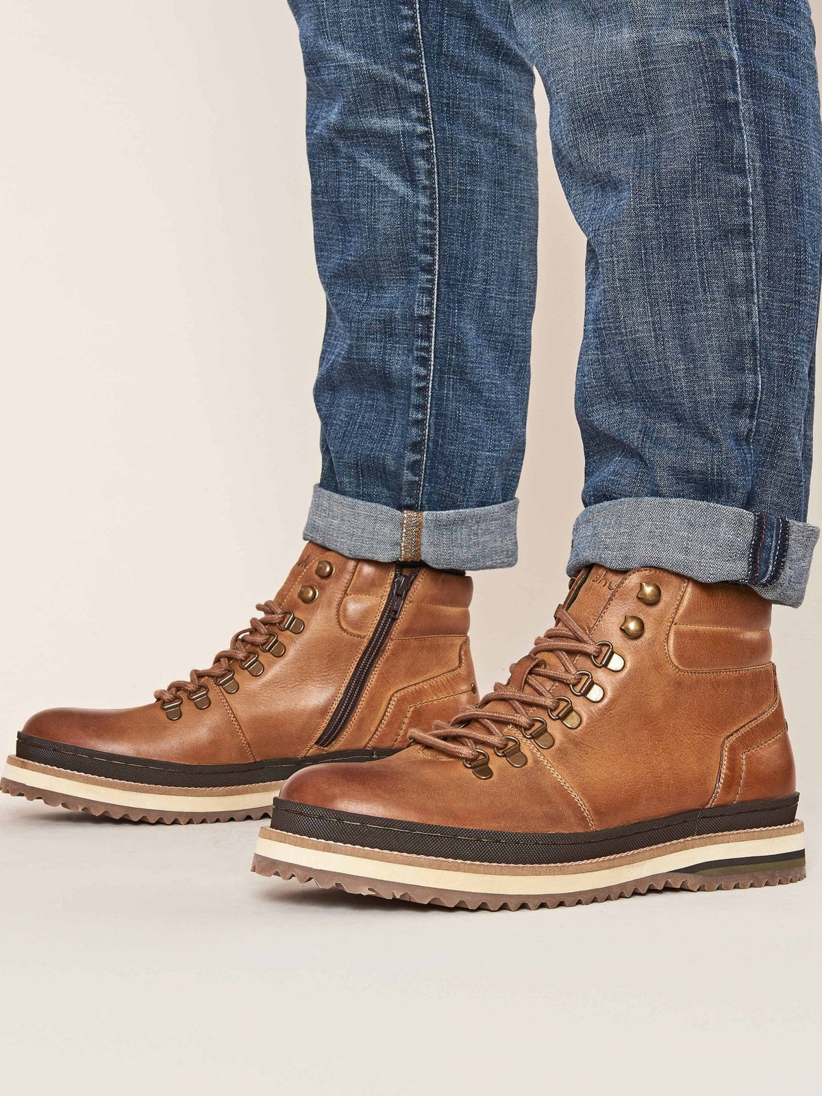 Brown men's lace up hiker-style boots - RINGER TAN
