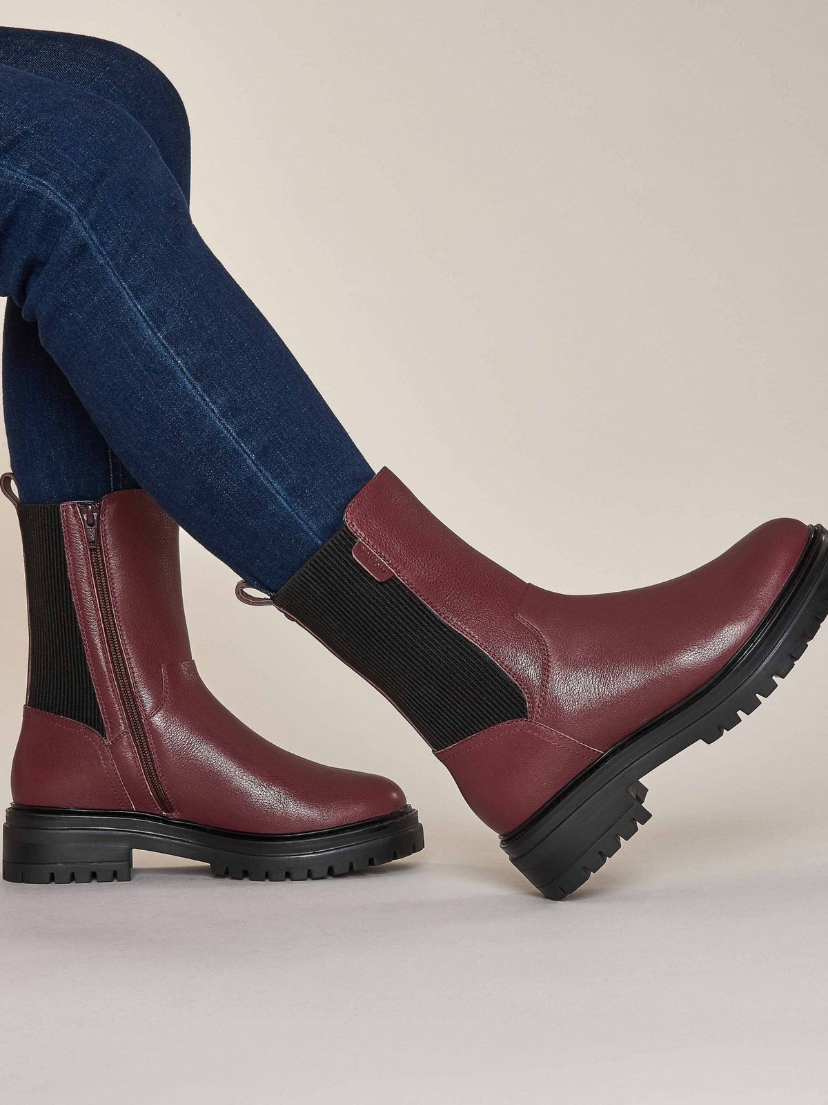 Red chunky leather Chelsea boots - RUSSULA CABERNET
