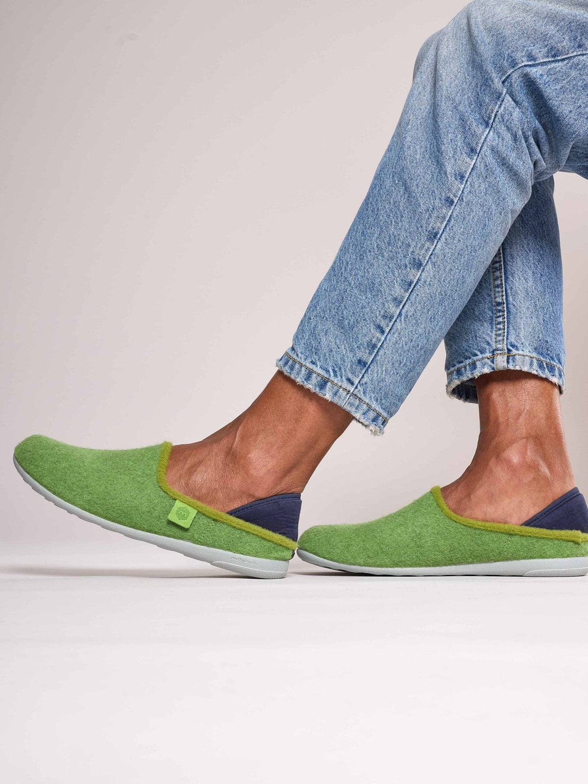 Green men's full felt slippers - MATMI GREEN