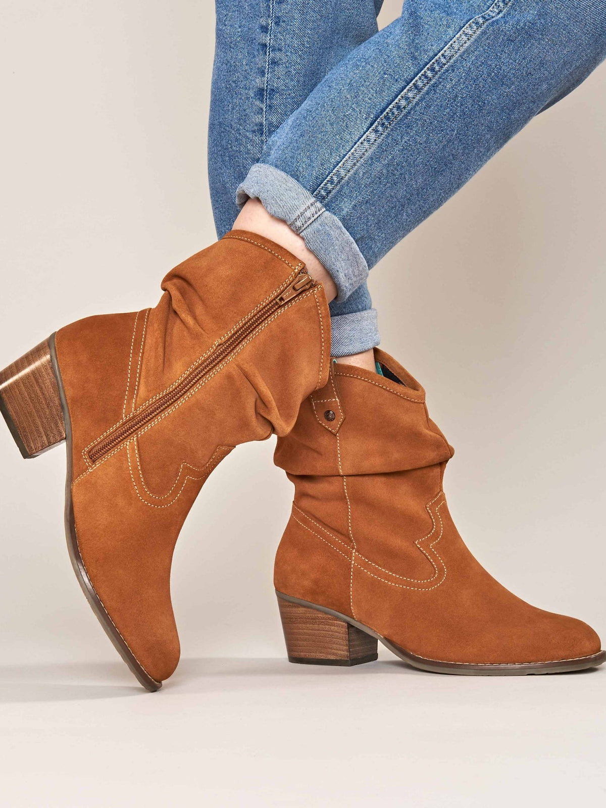 Brown suede Western ankle boots - ERICA TAN