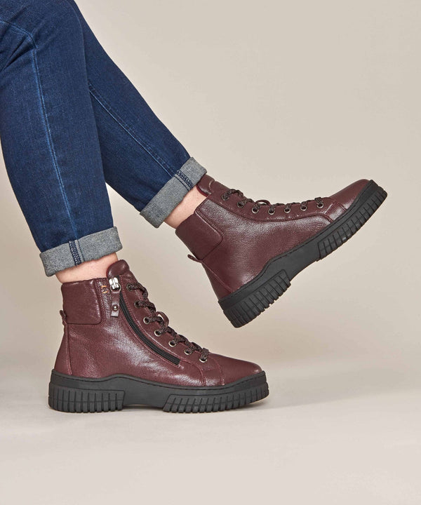 BREEN ZINFANDEL RED LEATHER