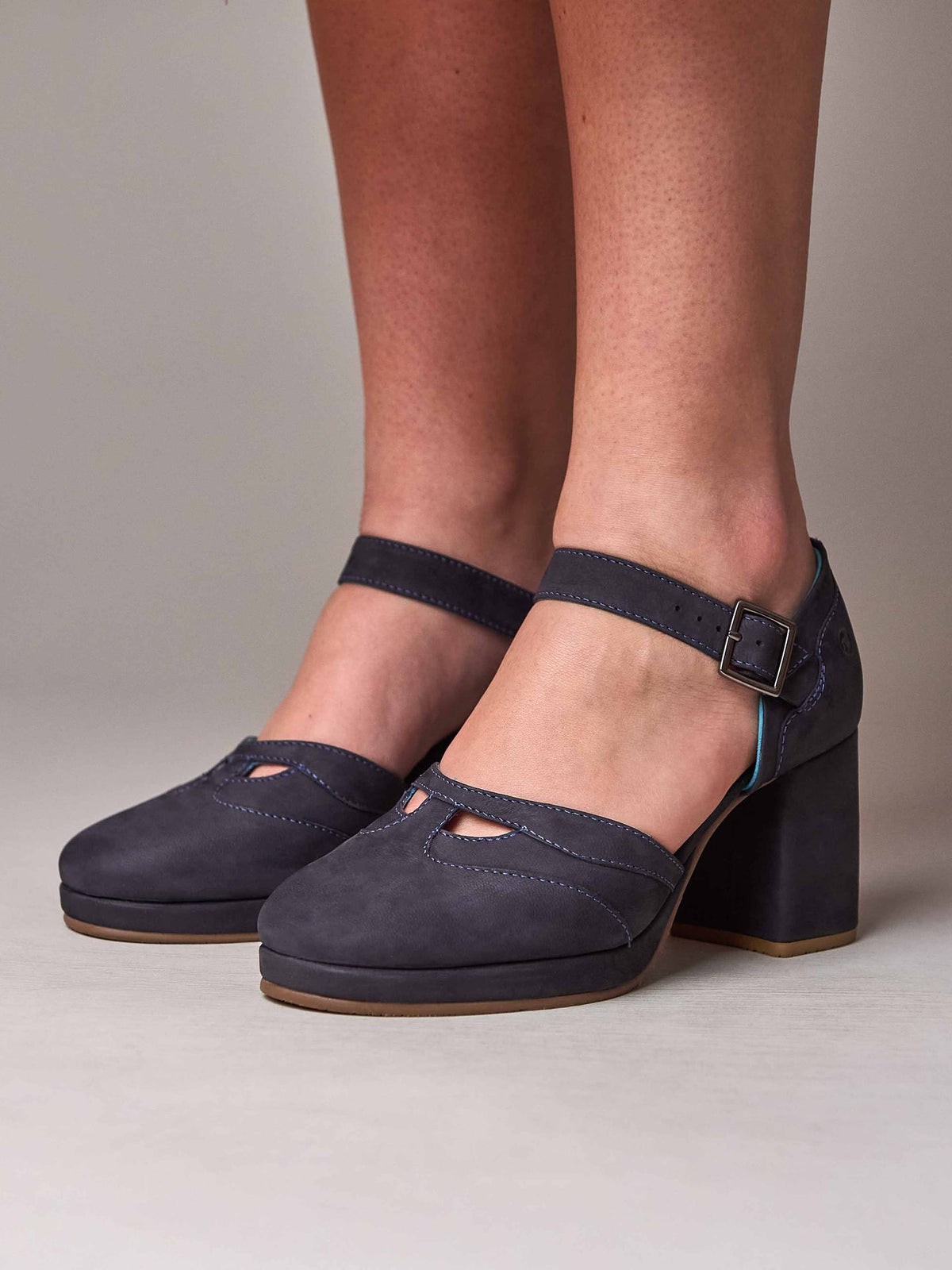 Blue closed toe chunky heeled shoes - HAZUMI INDIGO NUBUCK